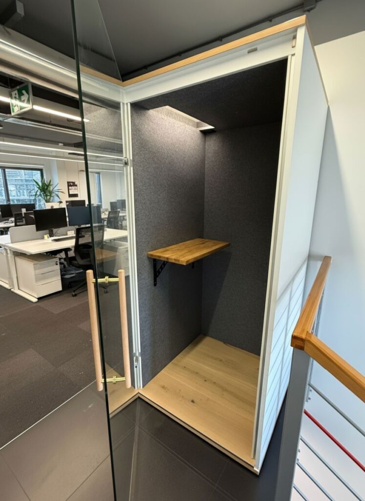 Centro Duo – przestronna budka akustyczna do spotkań i pracy zespołowej dla dwóch osób